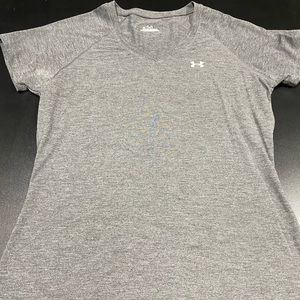 Under Armour tee size S